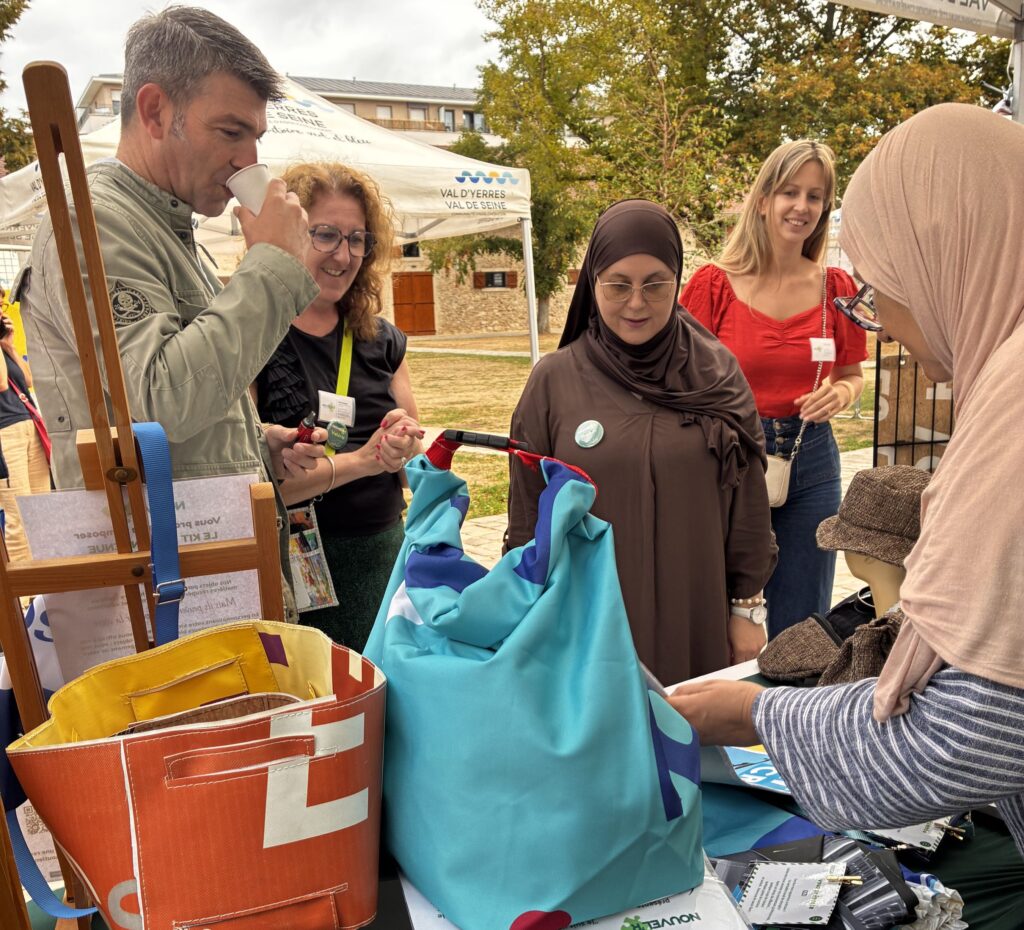 valérie,nasrin,mr le maire,margaux stand commerce